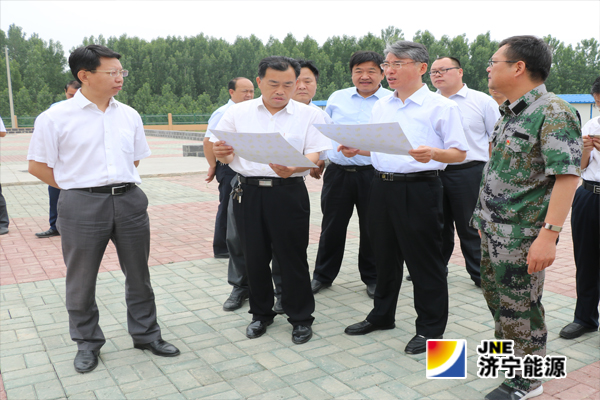 梁山县委书记贾治阜带队到物流公司进行济宁市科学发展现场观摩会调研踩点